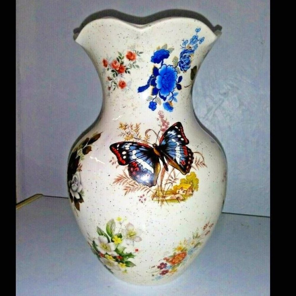 VTG Floral Vase clay Shabby Chic floral butterfly house print scalloped edges